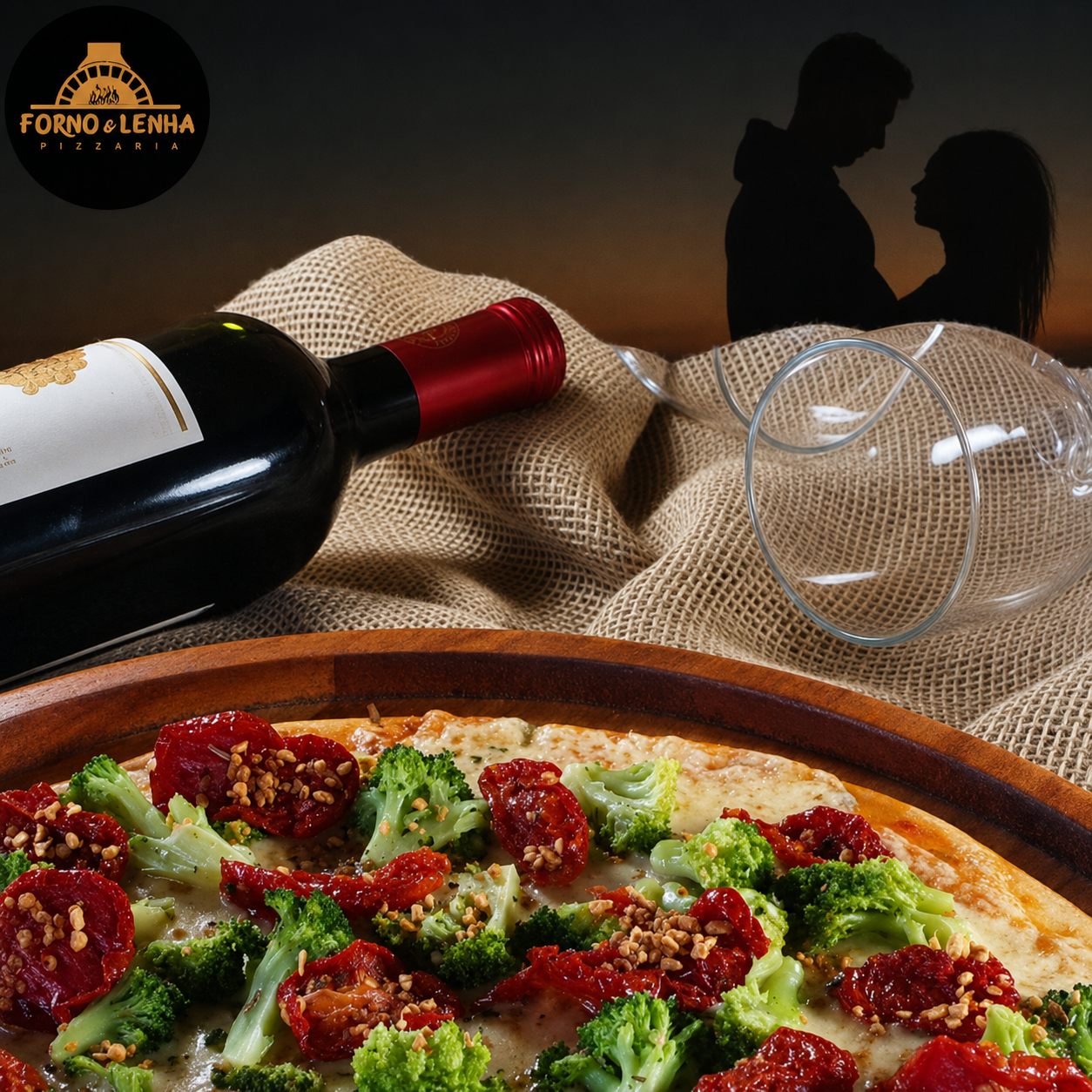 Pizza servida na Pizzaria Forno e Lenha em Penedo